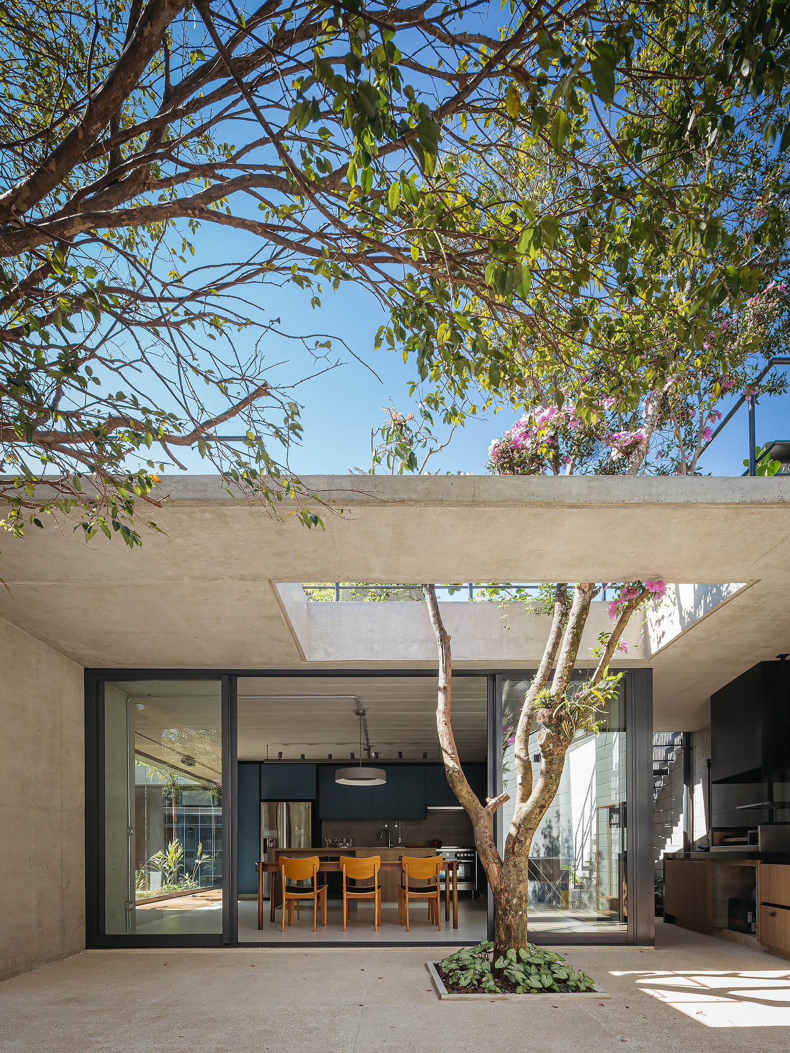 Featured image for “Jaboticabeiras House in São Paulo, Brazil”