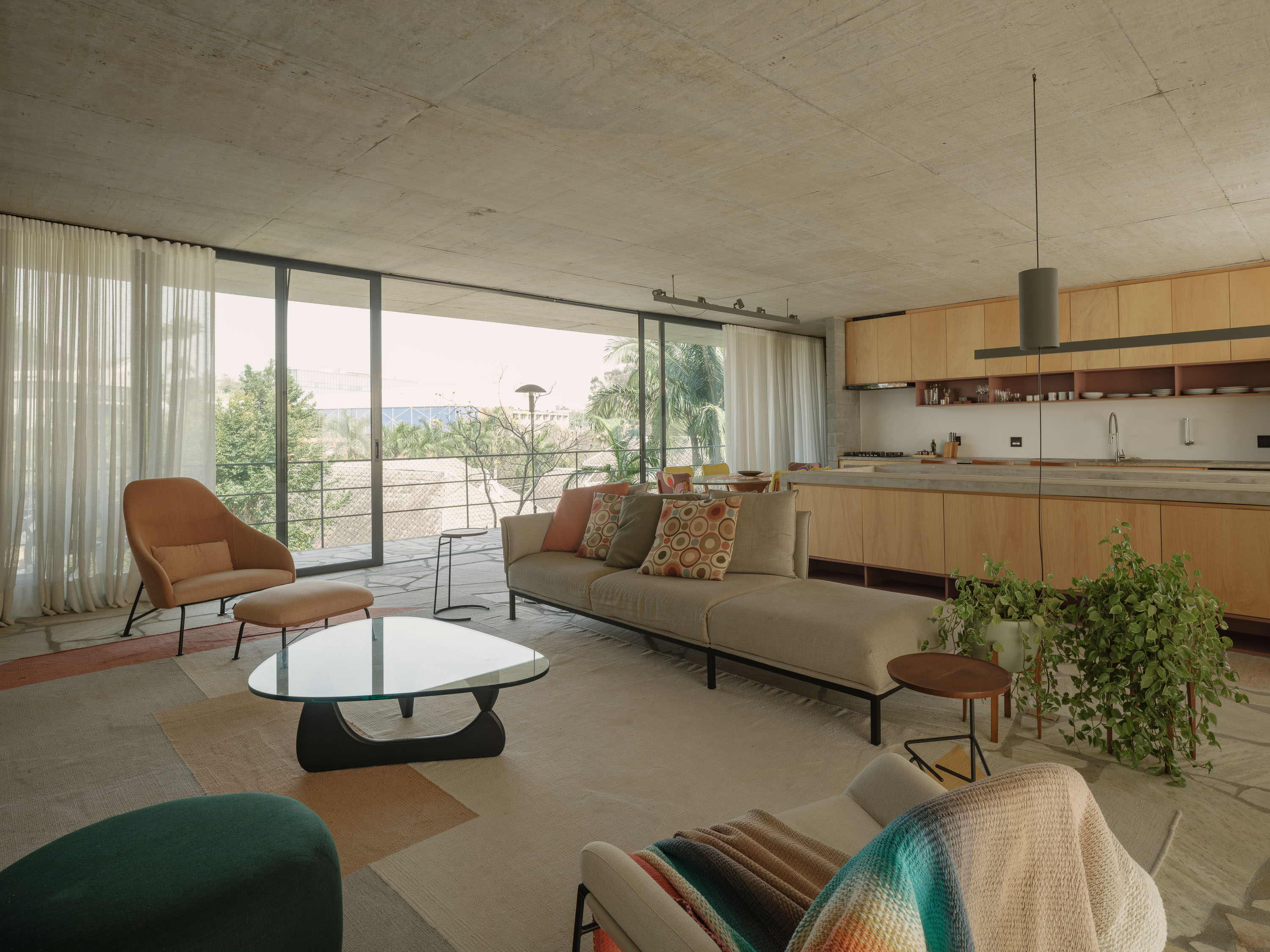 Featured image for “Morumbi House in São Paulo, Brazil”